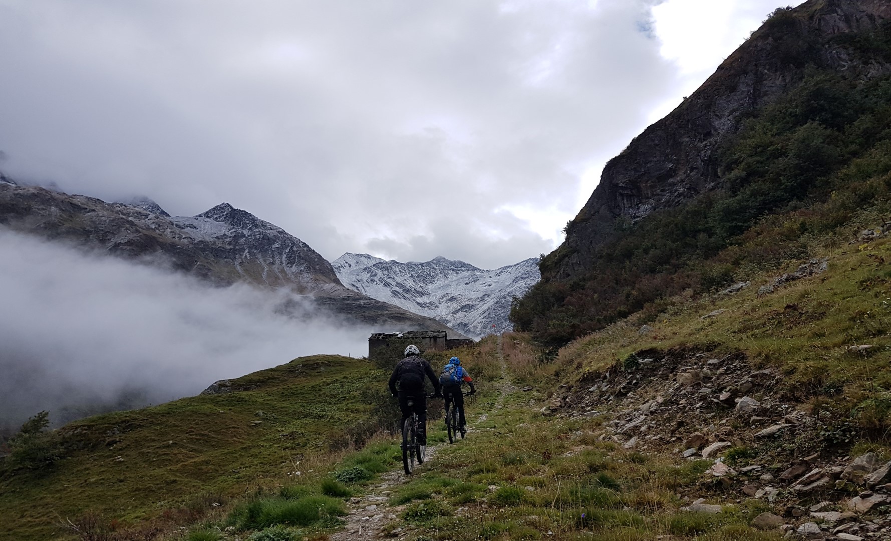 אנדורו בייקפאקינג- חופשת אופניים "אחרת" בצפון איטליה ושוויץ