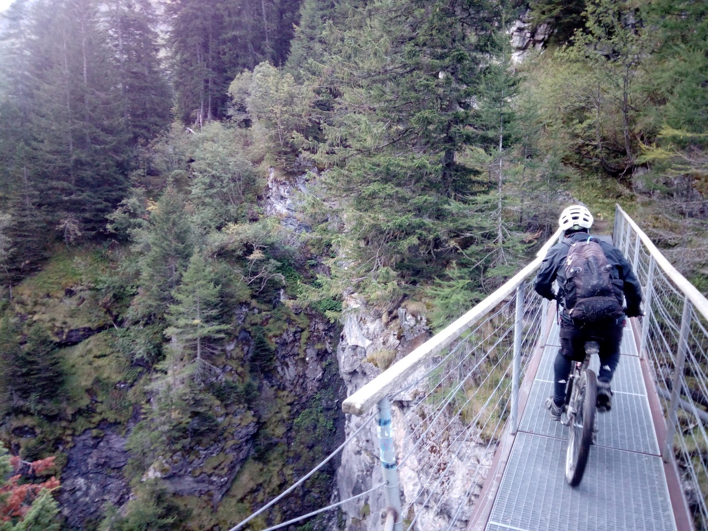אנדורו בייקפאקינג- חופשת אופניים "אחרת" בצפון איטליה ושוויץ