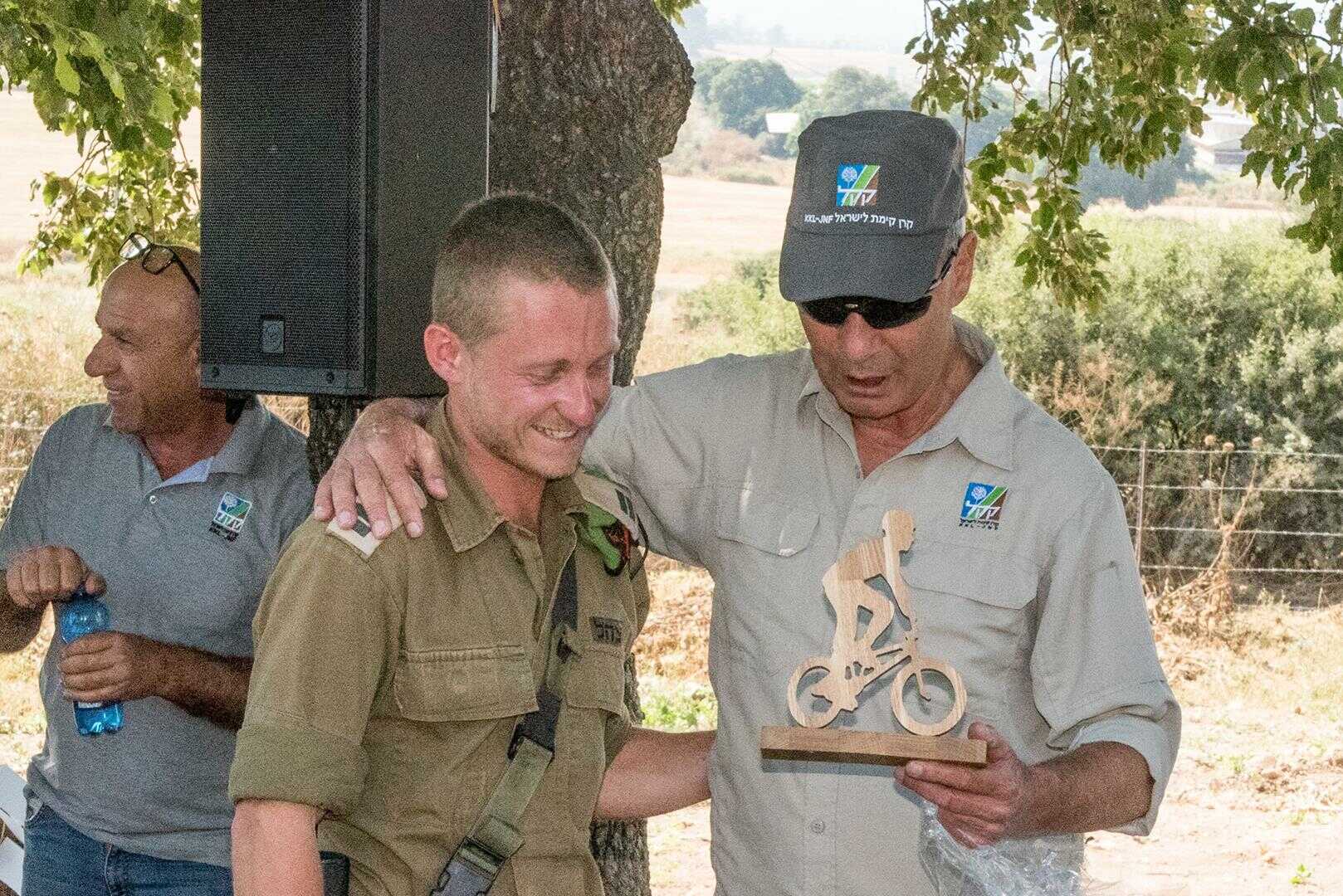 רוכבים שווים בין שווים: לראשונה בישראל שביל שטח מונגש ומותאם לאופניים מיוחדים