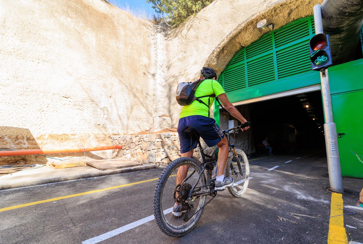 חדשות: מנהרת כרם הירושלמית תפתח רשמית לתנועת רוכבי אופניים ב- 9.9